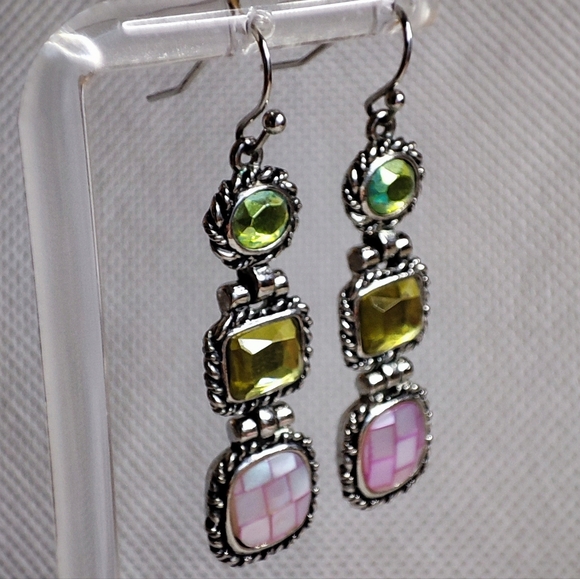 Lia Sophia Signed Oval Green Iridescent Glass Stones Faux Abalone Earrings EUC - Picture 6 of 9